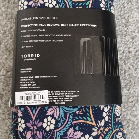 NWT Torrid Full Length Leggings Twin Medallion Pattern Size 2 - Picture 2 of 3